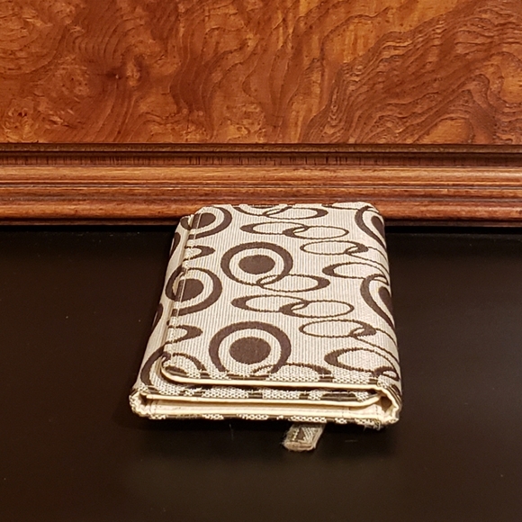 Women's Wallet - Picture 3 of 8